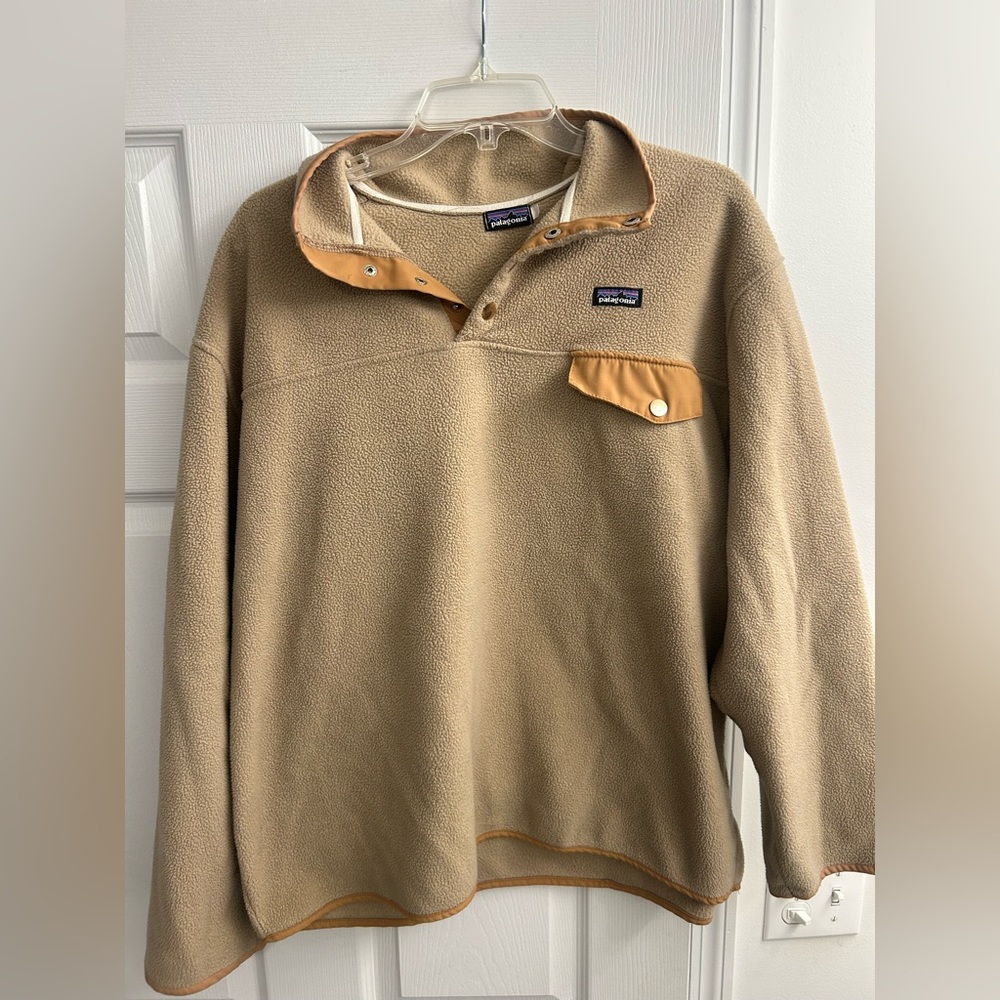Patagonia women’s pullover large